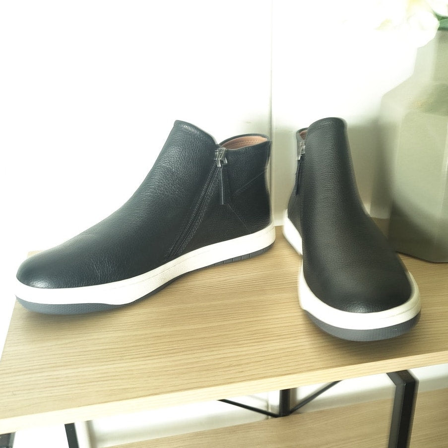 Linea Paolo Felicia Leather Wedge Booties 10